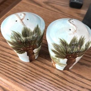 $4 or free with Bundle🎁🌴Beach Theme Salt and Pepper Shakers